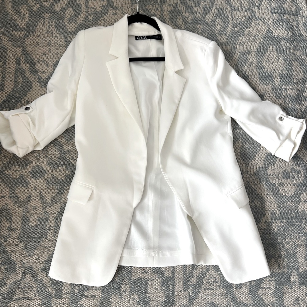 Zara White Blazer with Notched Lapels and 3/4 Sleeves